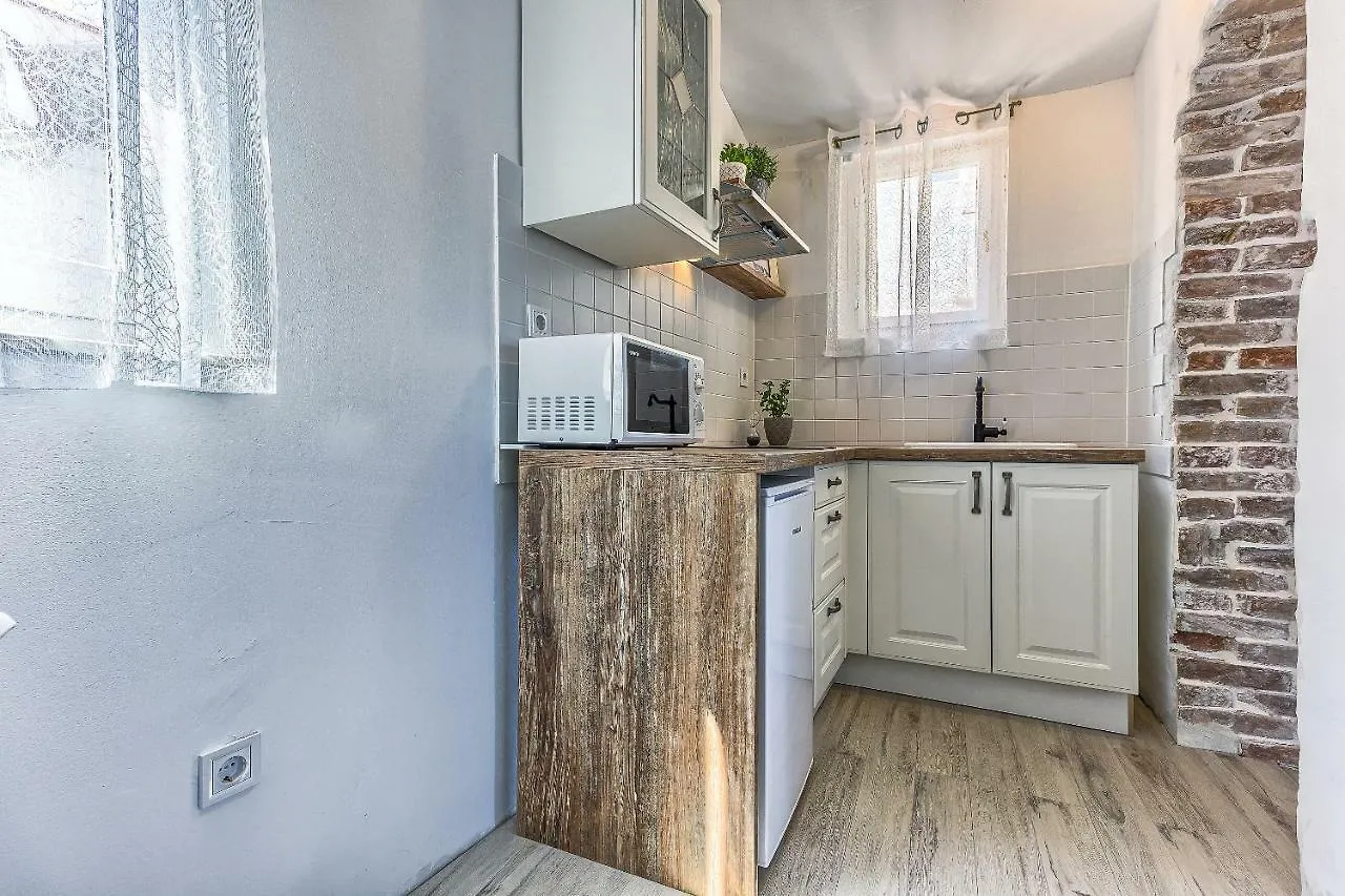 Studio Apartment With Balcony Split