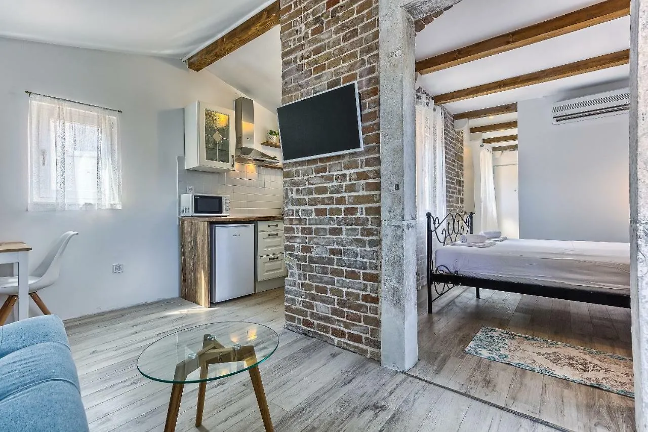 Studio Apartment With Balcony Split