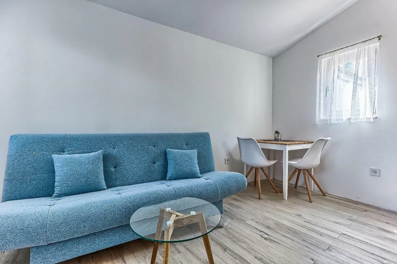 Studio Apartment With Balcony Split