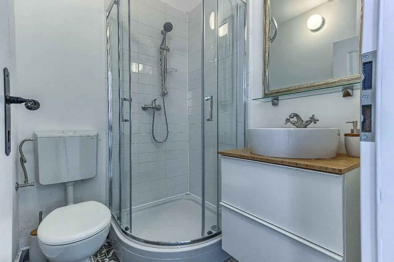 Studio Apartment With Balcony Split