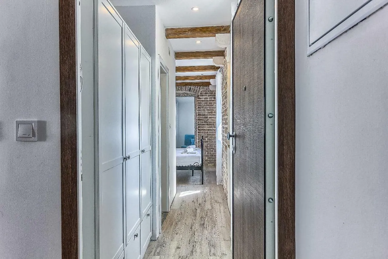 Studio Apartment With Balcony Split